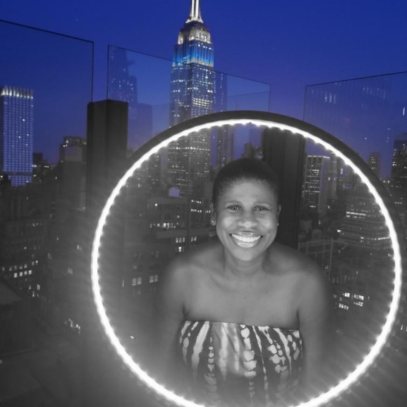 Meet your Posher, Sharon - Picture 1 of 1